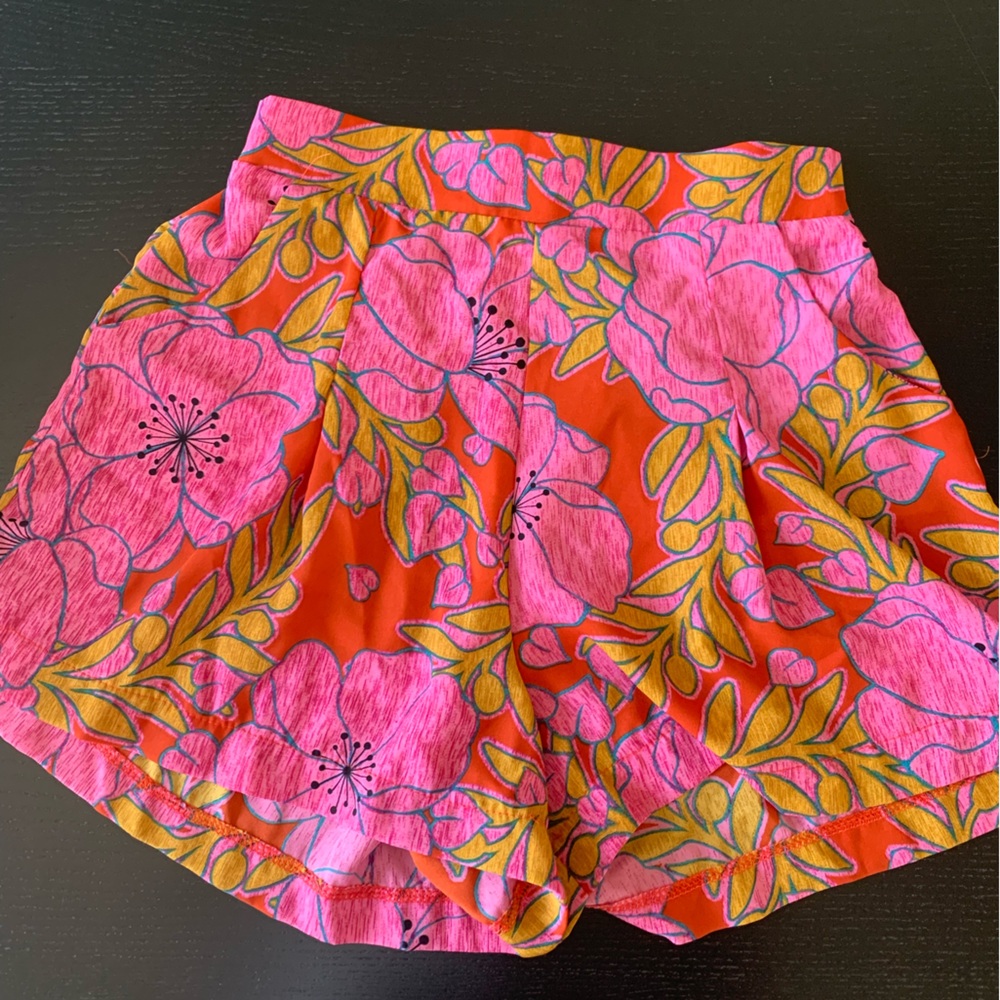 Dee Elly shorts